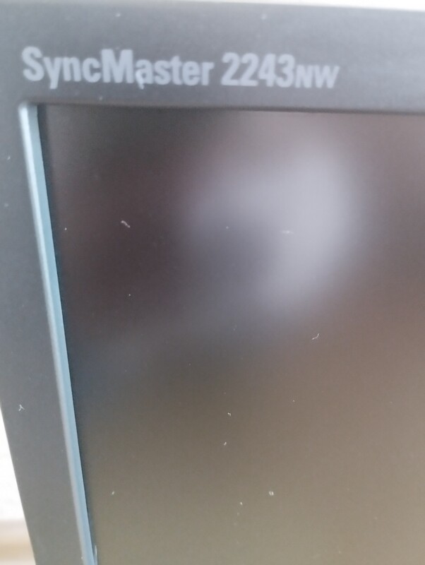 Elbląg Monitor LCD 22 cale, Samsung SyncMaster 2243NW używany. Doskonały wybór dla tych, którzy szukają wysokiej