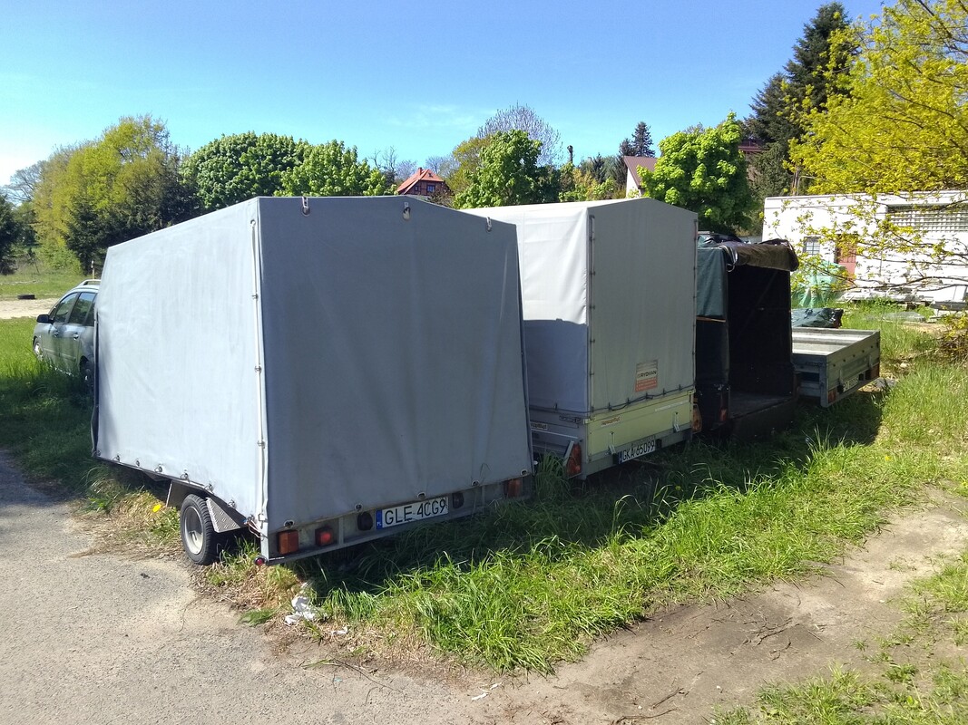Elbląg sprzedam wynajem przyczepek i lawet wszytko kat b rozne gabaryty mniejsze wieksze posiadmy pasy transportowe w
