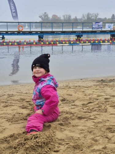 Elbląg Kombinezon zimowy dla dziewczynki firma Jupa Sports, rozm.122-128
Sprzedam w dobrym stanie kombinezon zimowy.