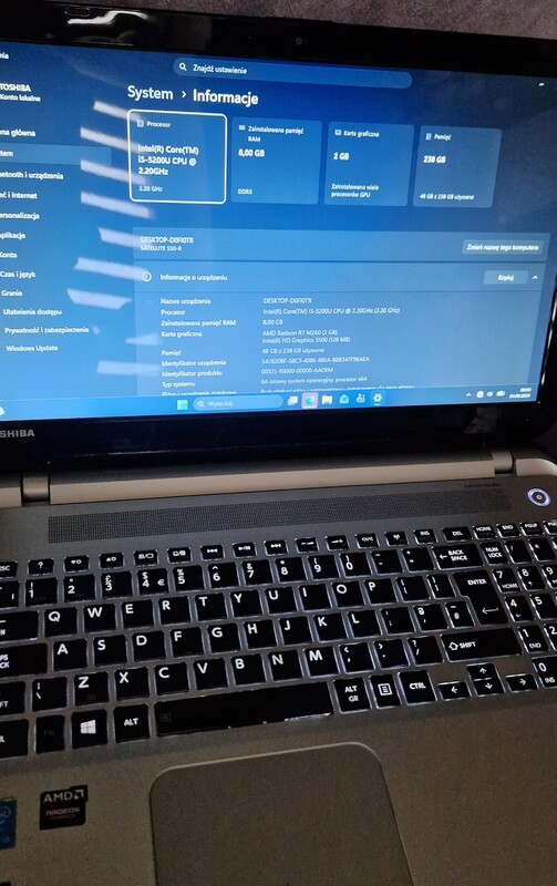 Elbląg Sprzedam aluminowego i cienkiego laptop Toshiba S-50B. Sprzęt jest w bardzo dobrym stanie wizualnym i