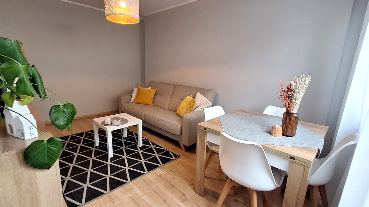 Elbląg KWADRAT NIERUCHOMOŚCI  2 pokojowe w centrum1 piętromedia z miasta