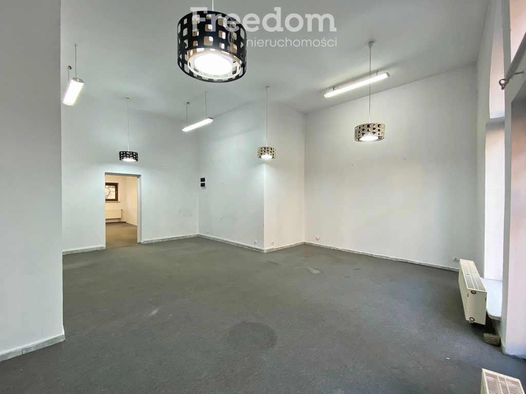 Elbląg FREEDOM NIERUCHOMOŚCIWynajmę lokal użytkowy - Elbląg, Bednarska. Oferujemy do wynajęcia atrakcyjny lokal użytkowy