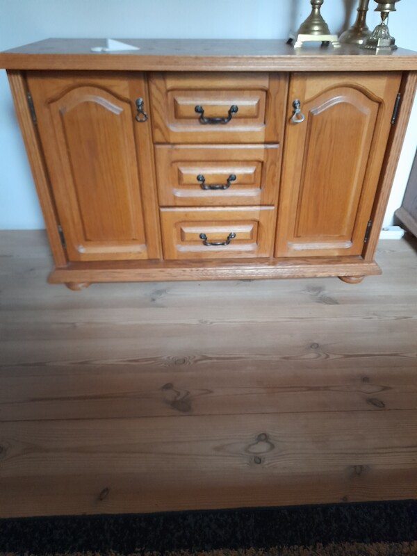 Elbląg Dwie dębowe komody o wymiarach 160x80x46 110x71x46 w dobrym stanie mają 25 lat