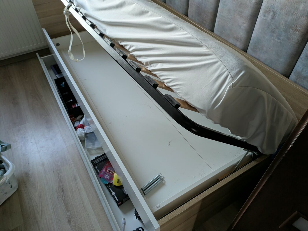 Elbląg Łóżko VOX meble 200x90 w stanie idealnym.