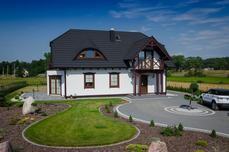 Elbląg DOM DREWNIANY JEDNORODZINNY DWOREK ŻUŁAWSKIJesteśmy firmą zajmującą się produkcją domów drewnianych