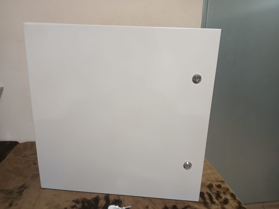 Elbląg NOWA metalowa obudowa hermetyczna wymiary 60 x 60 x 22 cm. W obudowie znajduje się blacha montażowa. Odbiór