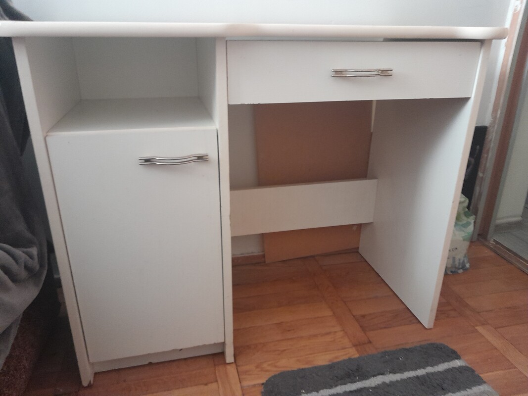 Elbląg Oddam biale biurko odbiór osobisty pilne
