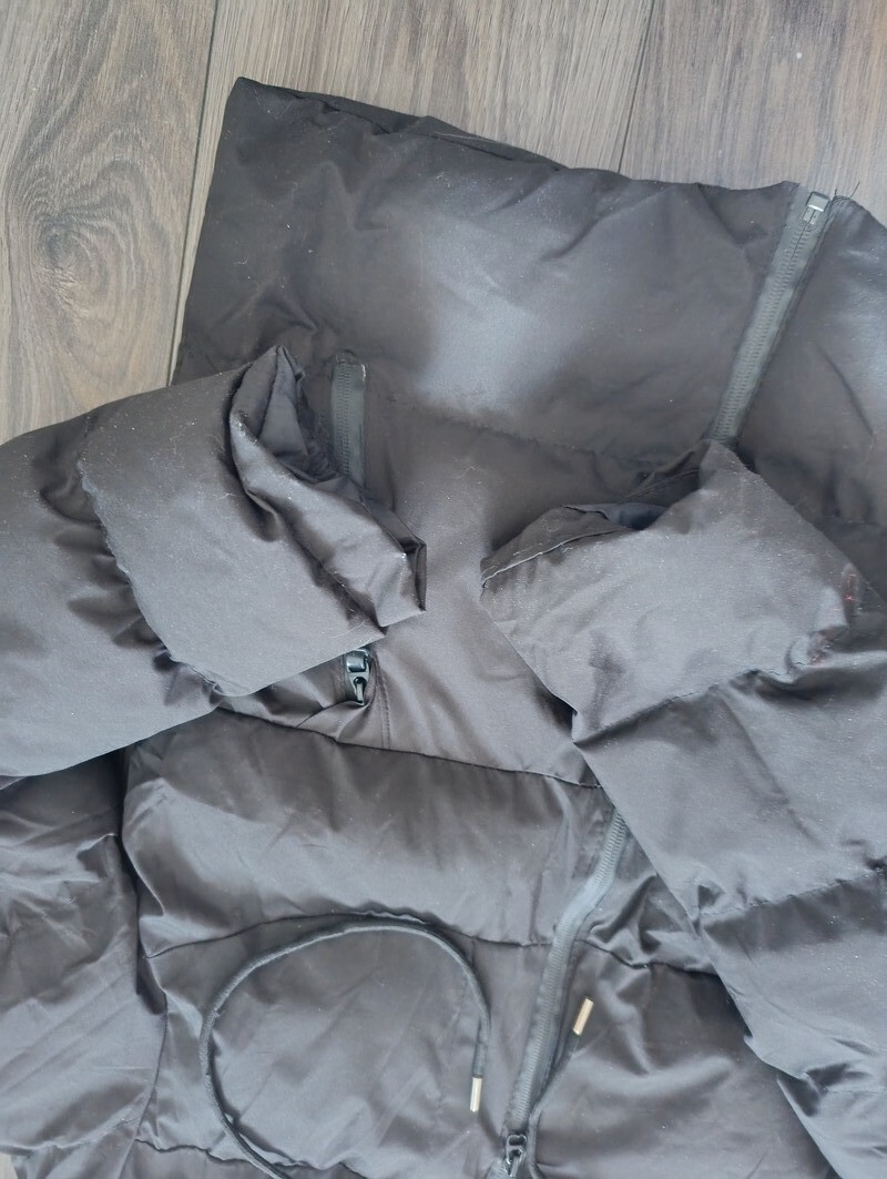 Elbląg Sprzedam czarną kurtkę zimową damska. Stan bardzo dobry. Rozmiar z metki L polecam na M.
Długość 64cm
Od pachy