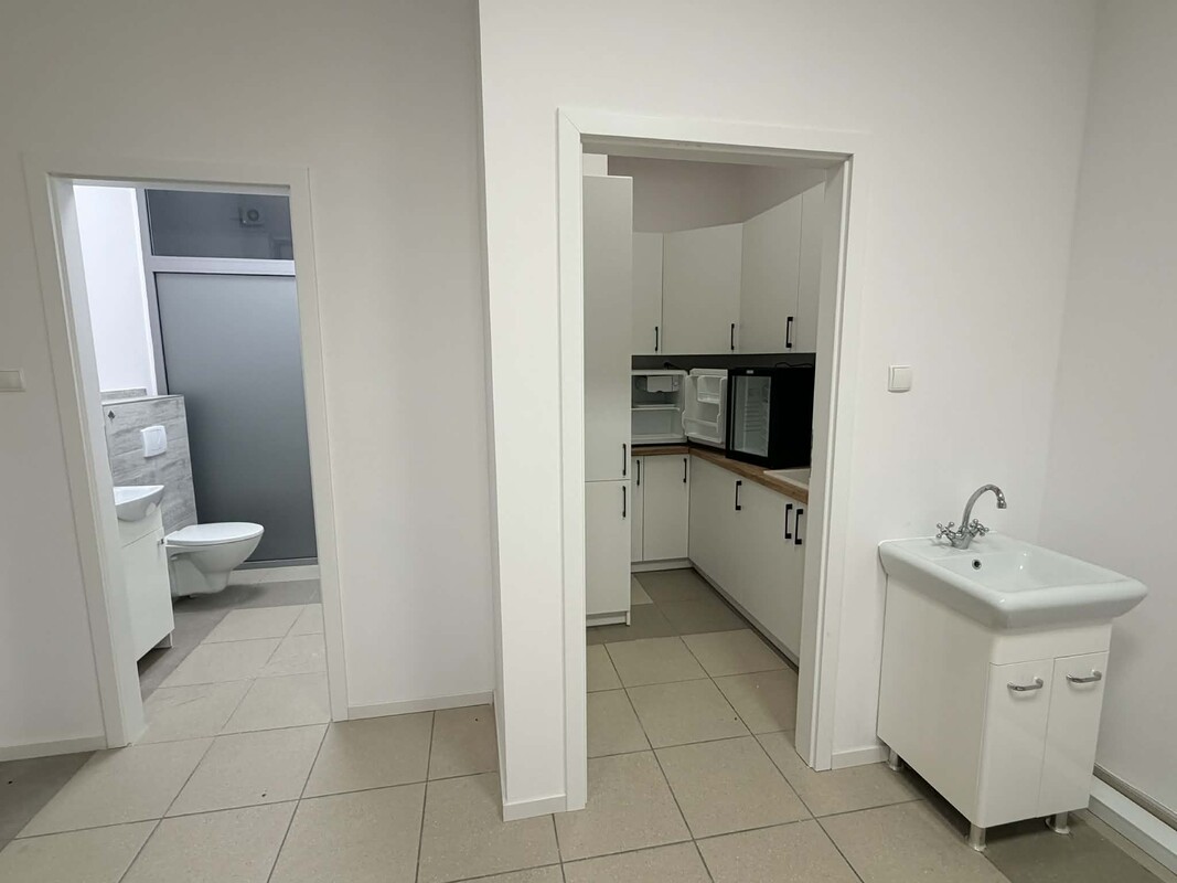 Elbląg Wynajmę lokal idealny na gabinet kosmetyczny wraz z stylizacją paznokci lub podologią. Mogą być