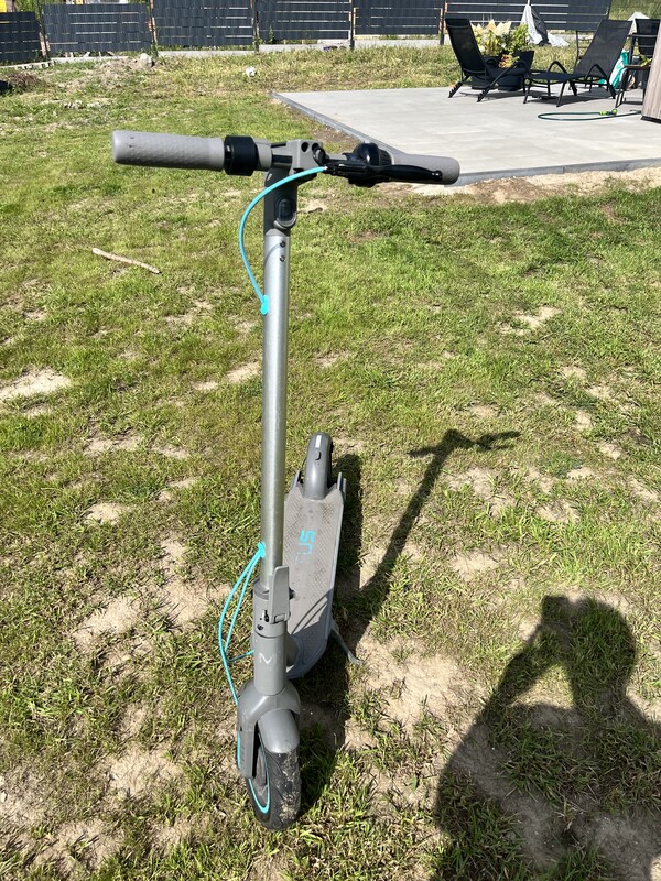 Elbląg Sprzedam dwie hulajnogi Motus Scooty 10 na części. W jednej nie działa mechanizm odpowiedzialny za ładowanie i