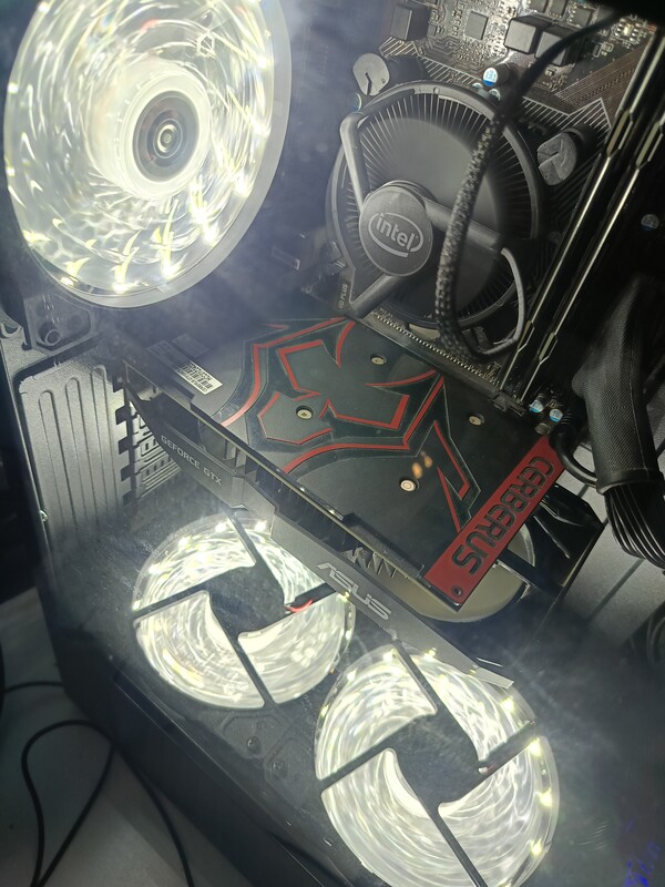 Elbląg Komputer stacjonarny + monitor 27” LG TV + klawiatura i mysz RGB