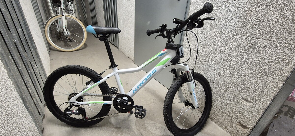 Elbląg Witam. Sprzedam używany rower marki KROSS LEA Mini 2.0 20 stan bardzo dobry. Mało używany można policzyć na