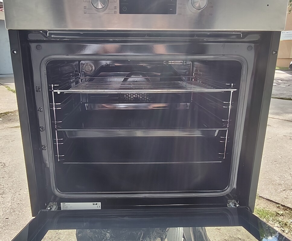 Elbląg Piekarnik z termo obiegiem do zabudowy Beko BIM22300X - Okap Beko -GRATIS. Piekarnik mało używany był w