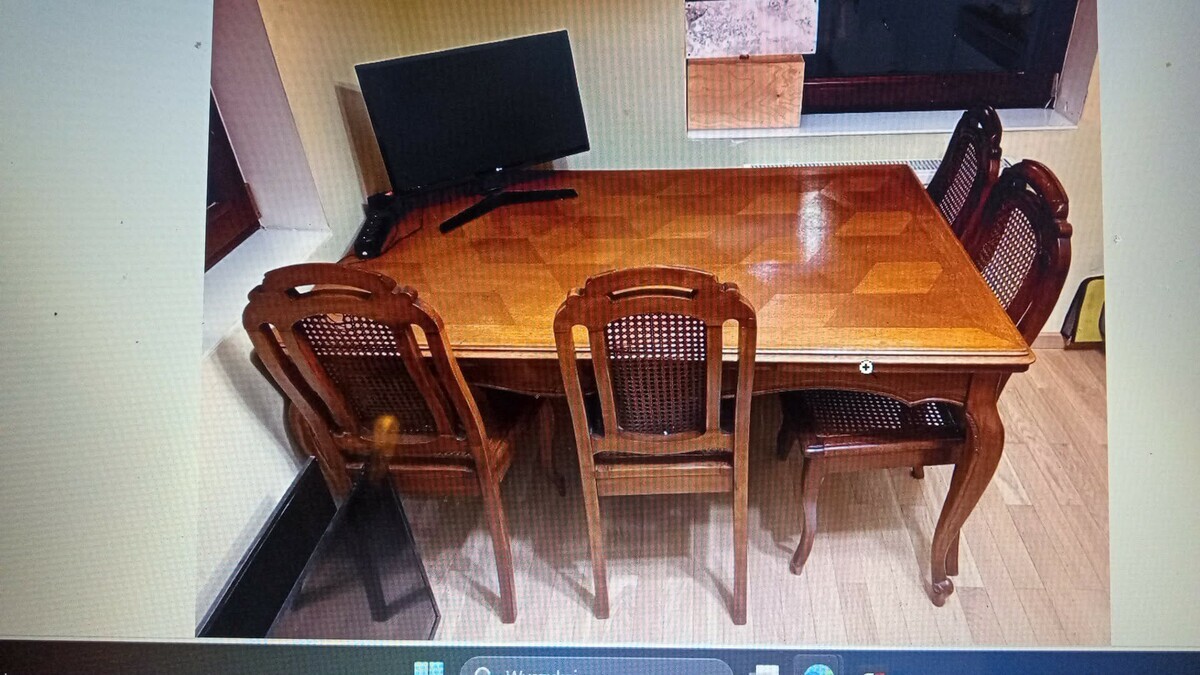 Elbląg Stół rozkładany + 4 krzesła retro holenderskie &ndash; stan dobry! ✨Oferta zawiera 4 krzesła, możliwość