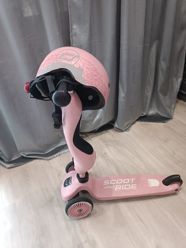 Elbląg Sprzedam hulajnogę/jeździk Scoot & Ride.
Hulajnoga była użytkowana wyłącznie przez jedno dziecko. Jest w