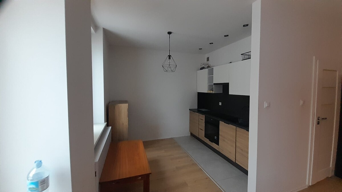 Elbląg Wynajmę kawalerkę przy ulicy Szpitalnej (okolice placu Słowiańskiego). Powierzchnia 28m2.Usytuowana na