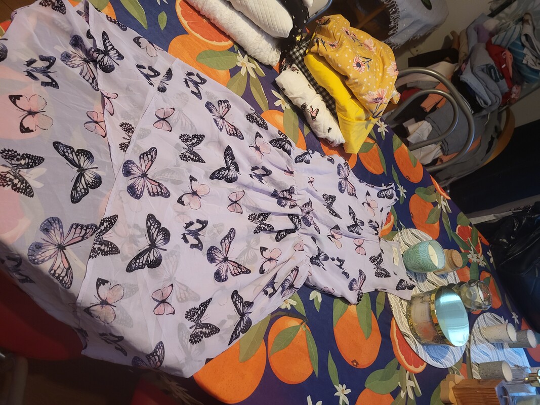 Elbląg Sprzedam sukienki widoczne na zdjęciu z metki11,12,13lat, ,stanbardzo dobry, polecam cena za całość40zł.