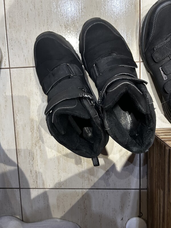 Elbląg Sprzedam buty zimowe ze zdjęcia w dobrym stanie rozmiar
Reebok rozmiar 44 a resztę to 43
Cena za sztukę