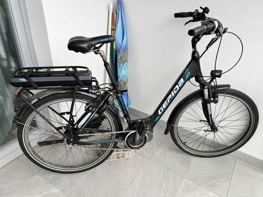 Elbląg Sprzedam rower elektryczny Gepida Reptila 900
Silnik centralny Shimano Steps
Bateria wystarcza na ponad 100km