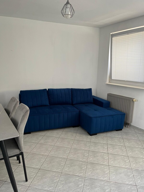 Elbląg Wynajmę mieszkanie 2 pokoje 58 mkw, II piętro. Salon z aneksem kuchennym, sypialnia, przedpokój, łazienka.