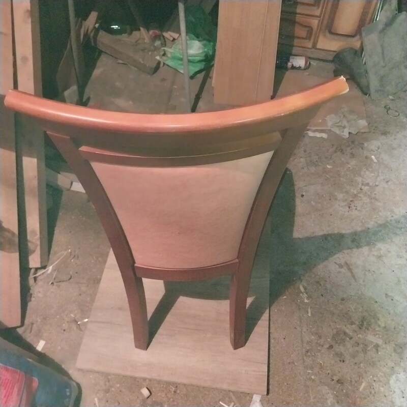 Elbląg Sprzedam krzesło stan bardzo dobry kolor morela.