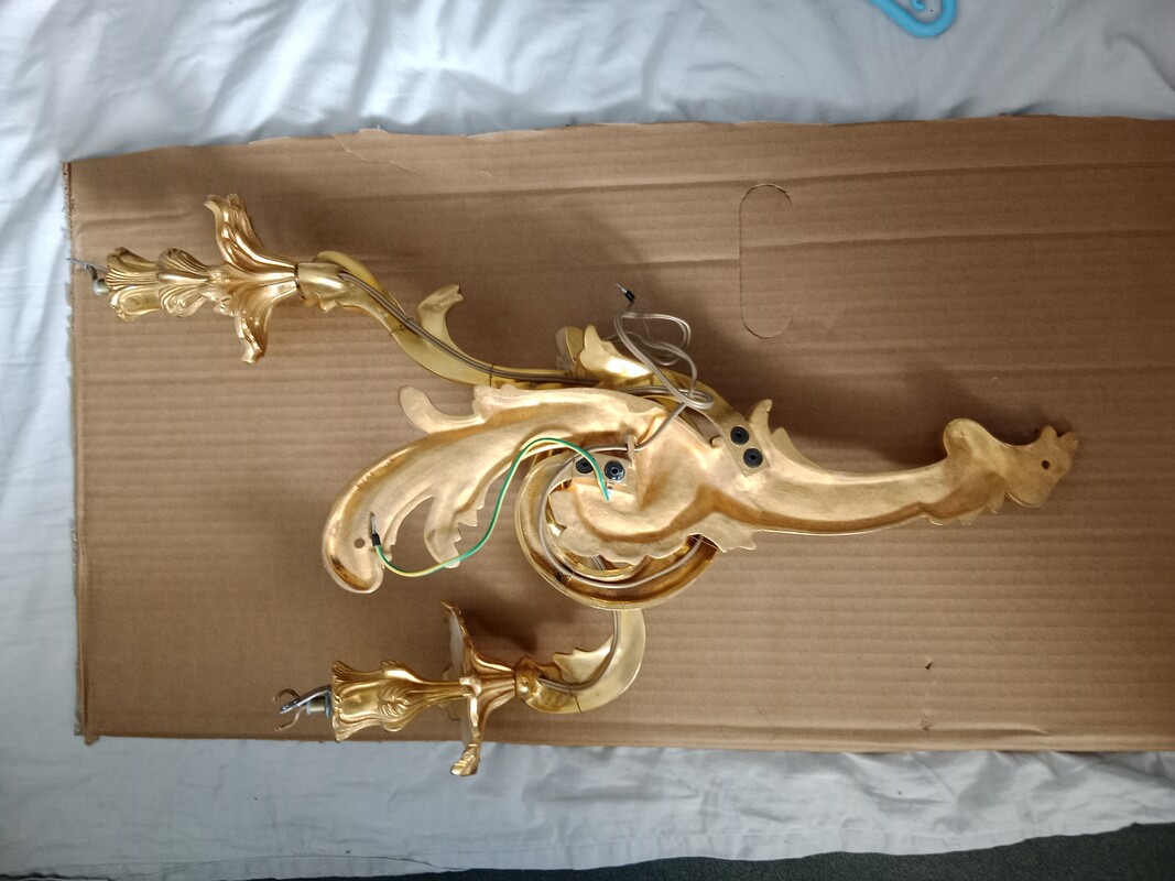 Elbląg Sprzedam kinkiet mosiężny. Długość 56 cm, szerokość 36 cm, 13 cm, waga 3 kg, mosiądz. Stan widoczny na