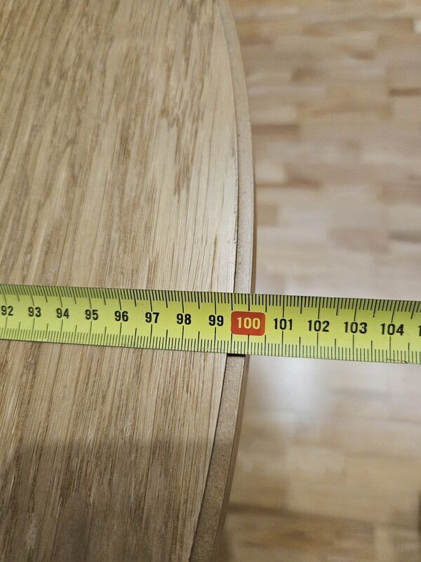 Elbląg Stół okrągły rozkładany + krzesła. Stół o średnicy 1m  ( + dwie wkładki ). Z jedną wkładką 1.5 m, z dwiema 2 m.