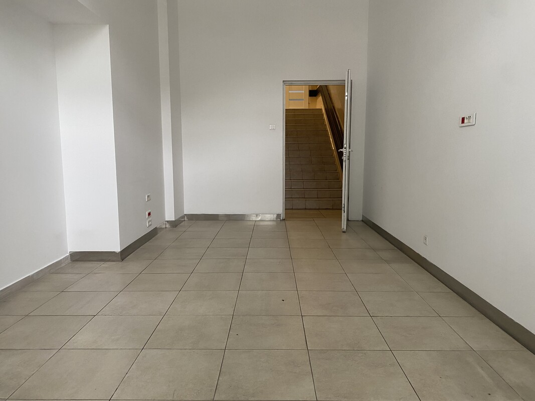 Elbląg LOKAL USŁUGOWY 20 m² – PARTER, WEJŚCIE OD ULICY