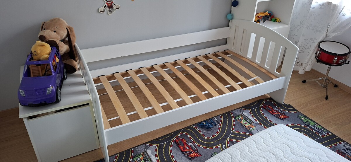 Elbląg Sprzedam łózko dziecięce, 164x90 z materacem lateksowym