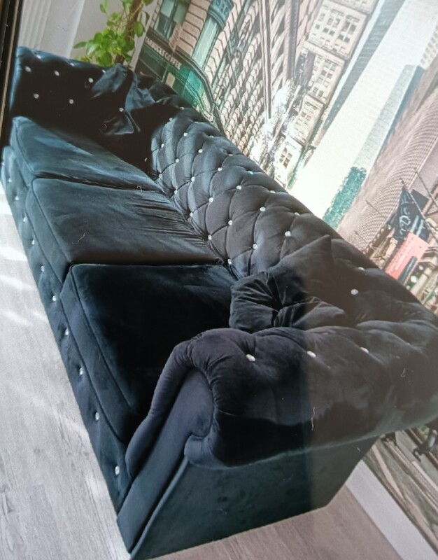 Elbląg Sprzedam stylowa kanapę Glamour welur. Idealna do poczekalni. Salonu Stan bardzo dobry wyniesienie i transport we