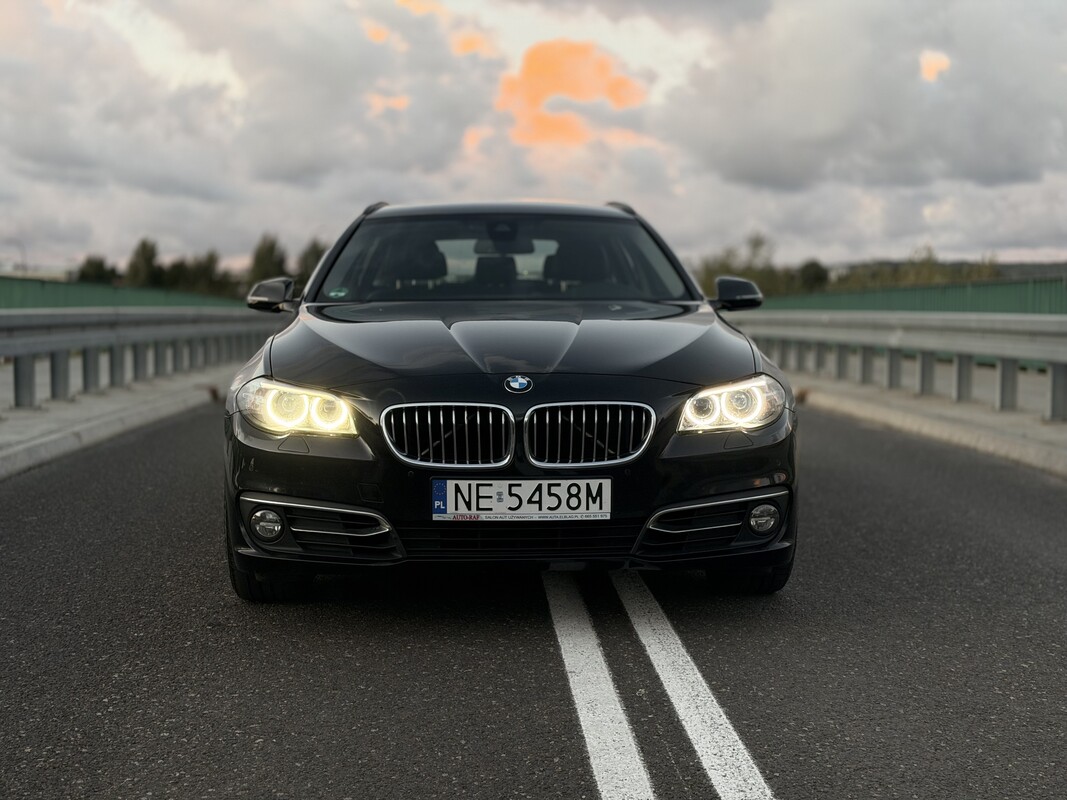 Elbląg BMW Serii 5 F11 520d Luxury Line z 2014 roku, wersja po liftingu, 190 KM, automat.