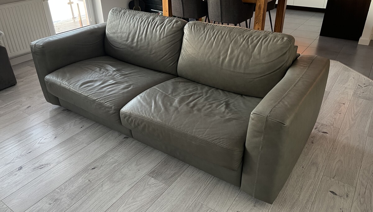 Elbląg Sprzedam Skórzana sofę ze stelażem włoskim z materacem. Mebel w dobrym stanie, zadbany. .Wymiar całkowity szer.