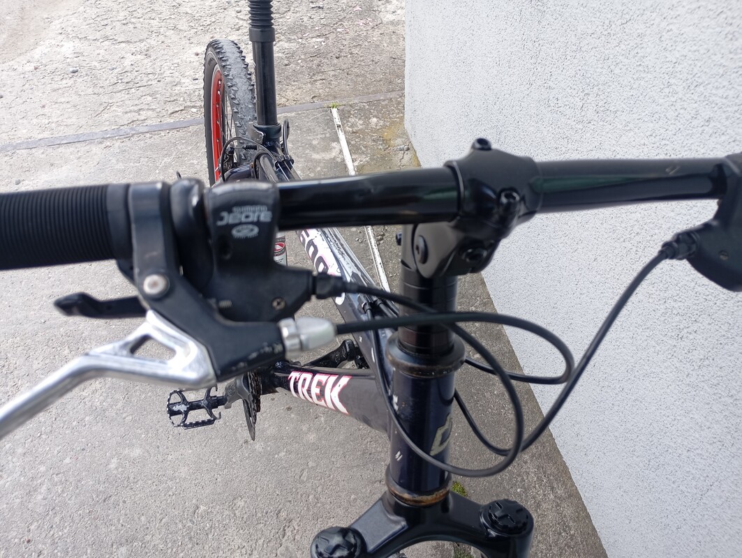 Elbląg Witam sprzedam rower Trek 6000.
Nowy amortyzator
Napęd deore na dojazdy do pracy czy szkoły!.