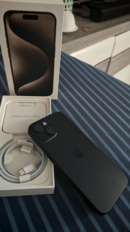 Elbląg IPHONE 15 cena 1400 zł Wbudowana pamięć: 128GB Pamięć RAM: 6 GB Kolor: Czarny Opcje SIM: Dual SIM, eSIM