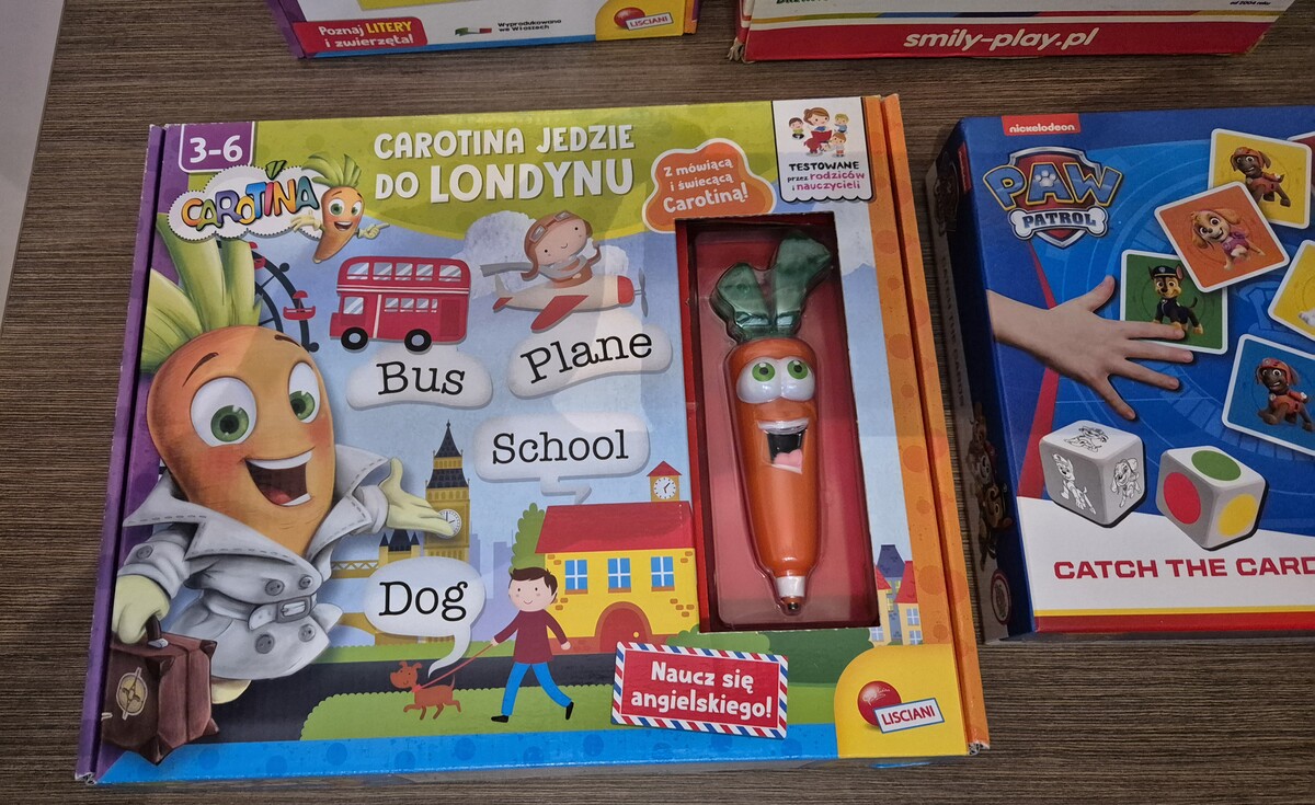Elbląg Zabawki edukacyjne: - pisze pierwsze słowa, układanka wyrazów - drewniany zegar tik tak - carotina jedzie do