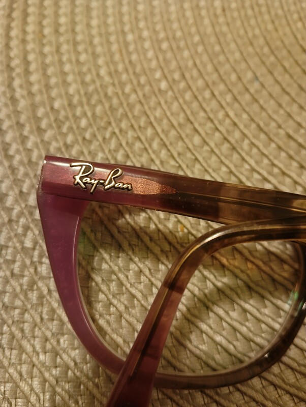 Elbląg Sprzedam dwa razy założone, zakupione niedawno, okulary damskie Ray Ban w kolorze wrzosu z elementami panterki.