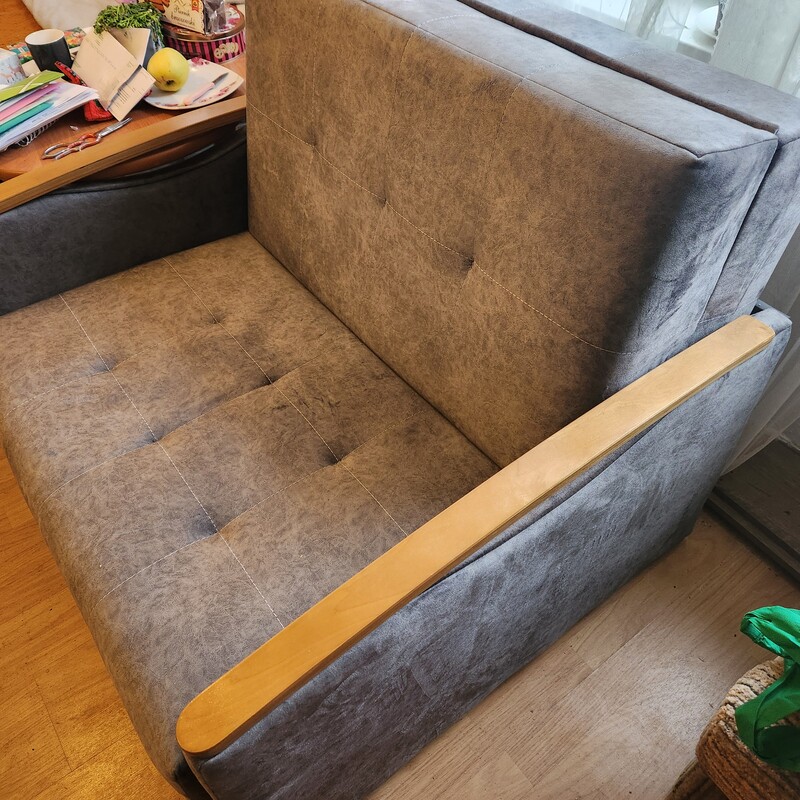 Elbląg Fotel do spania amerykanka z pojemnikiem na pościel. Używany przez 1 miesiąc. Szerokość spania 90 cm. Kolor