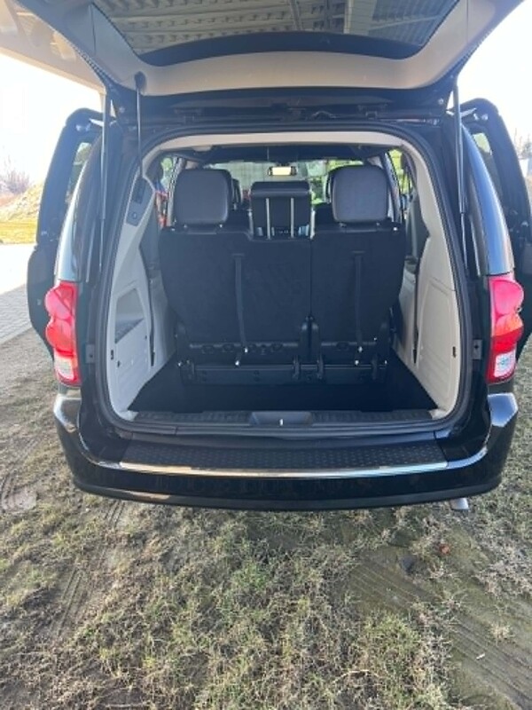 Elbląg Dodge Grand Caravan SXT Plus – 7 osób | Automat | Komfort | Gotowy do jazdy