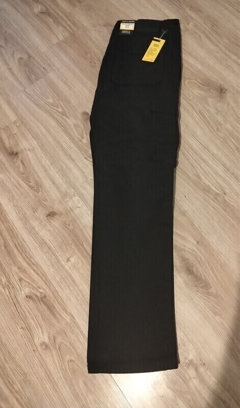 Elbląg Kurtka skórzana, dł.70cm, ręk.65.obw.125cm. wzr. ok.180cm - 199zł.
Spodnie Jeans, pas 92cm. dł.112cm. wzr.