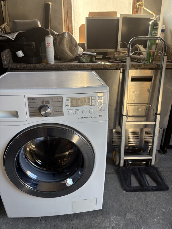 Elbląg witam, sprzedam pralkę prawie nową,
używana kilka razy
Electrolux Perfectcare 600
z gwarancją sklepową.