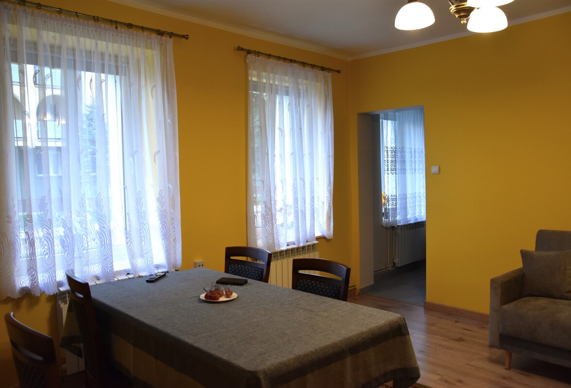 Elbląg ATUT NIERUCHOMOŚCI poleca: Przytulne mieszkanie 2 pokojowe na parterze – wygoda i komfort na