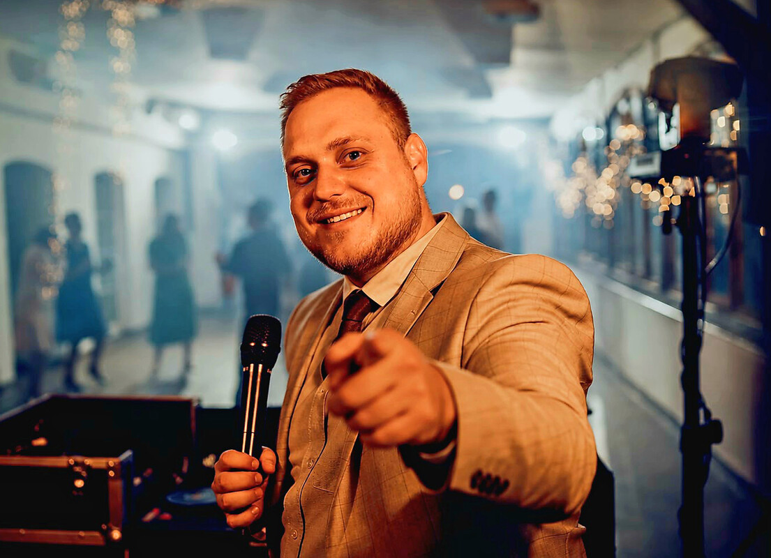 Elbląg Agencja Artystyczna GESEK GRAMY JUŻ 20 LAT ! Oprawa muzyczna: WESELA, POPRAWINY, IMPREZY URODZINOWE, STUDNIÓWKI,
