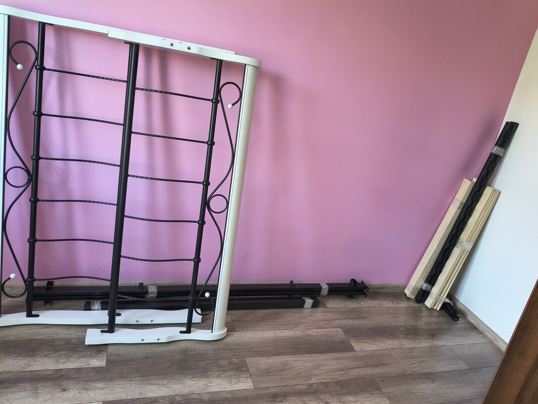 Elbląg Sprzedam łóżko140x200 metalowe ramy ze stelażem w dobrym stanie.
Transport we własnym zakresie.