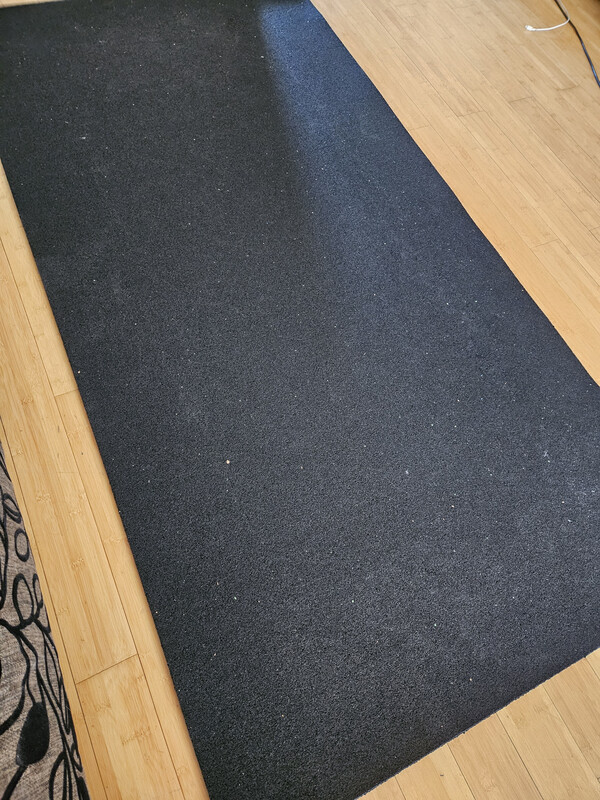 Elbląg Sprzedam nową matę antywibracyjną marki GMP Tech. 100x200 cm. 10 mm z granulatu gumowego, praktyczna ochrona