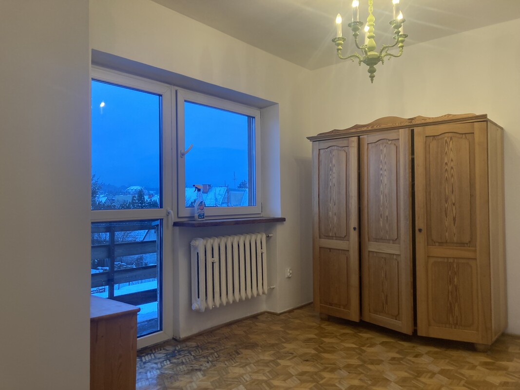 Elbląg Wynajmę umeblowany pokój z balkonem (25m2) w domu jednorodzinnym, do dyspozycji kuchnia, dwie łazienki,