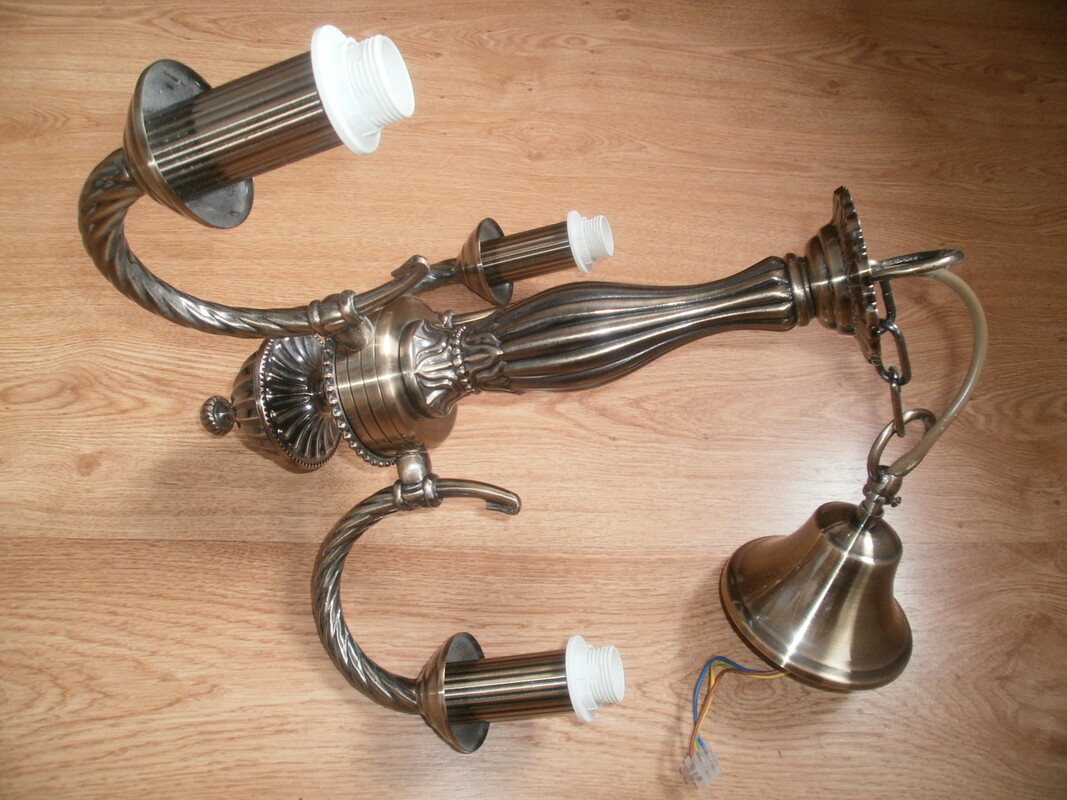 Elbląg Dzień dobry:)
Mam do odsprzedania
Lampę/żyrandol Italux z satynowanego metalu w idealnym stanie, kolor starego