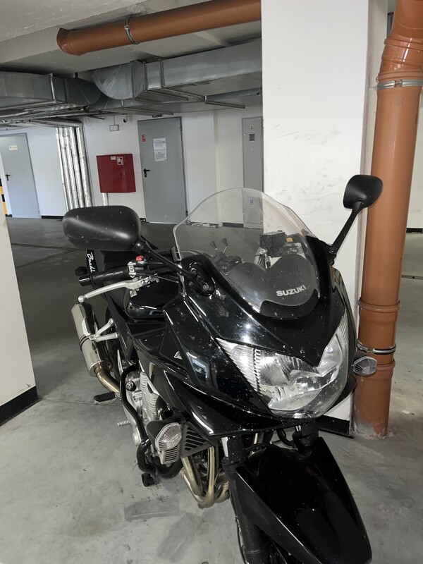 Elbląg Duży serwis dwa sezony temu. 3 właścicielw kraju. kupiony w polskim salonie.
Do motocykla dorzucam kufer i