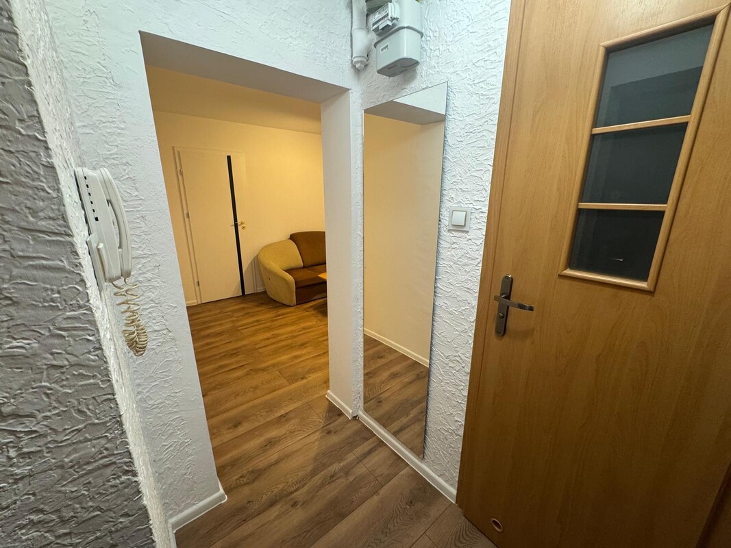 Elbląg Oferuję wynajem 2 pokoje plus balkon - jasne cieplutkie mieszkanie o powierzchni 34 m².
W Elblągu przy ul.