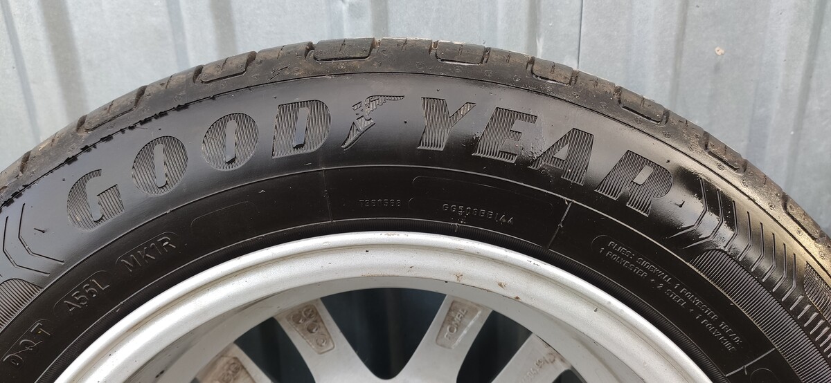 Elbląg Felgi aluminiowe z oponami.