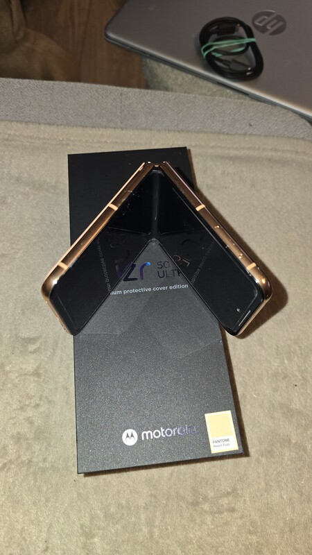 Elbląg Sprzedam telefon Motorola Razr 50 Ultra 12/500 GB. Telefon jest w bardzo dobrej kondycji używany przez półtorej